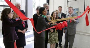 Dr. Posey cuts the ribbon at the April 14, 2016 dedication of the 12 booth, state-of-the-art welding lab on Cincinnati State’s Clifton Campus. 